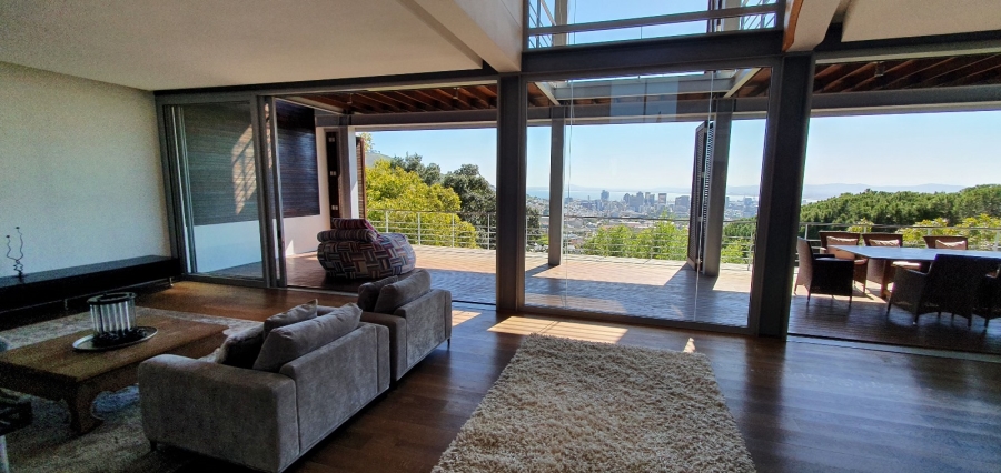 To Let 4 Bedroom Property for Rent in Higgovale Western Cape